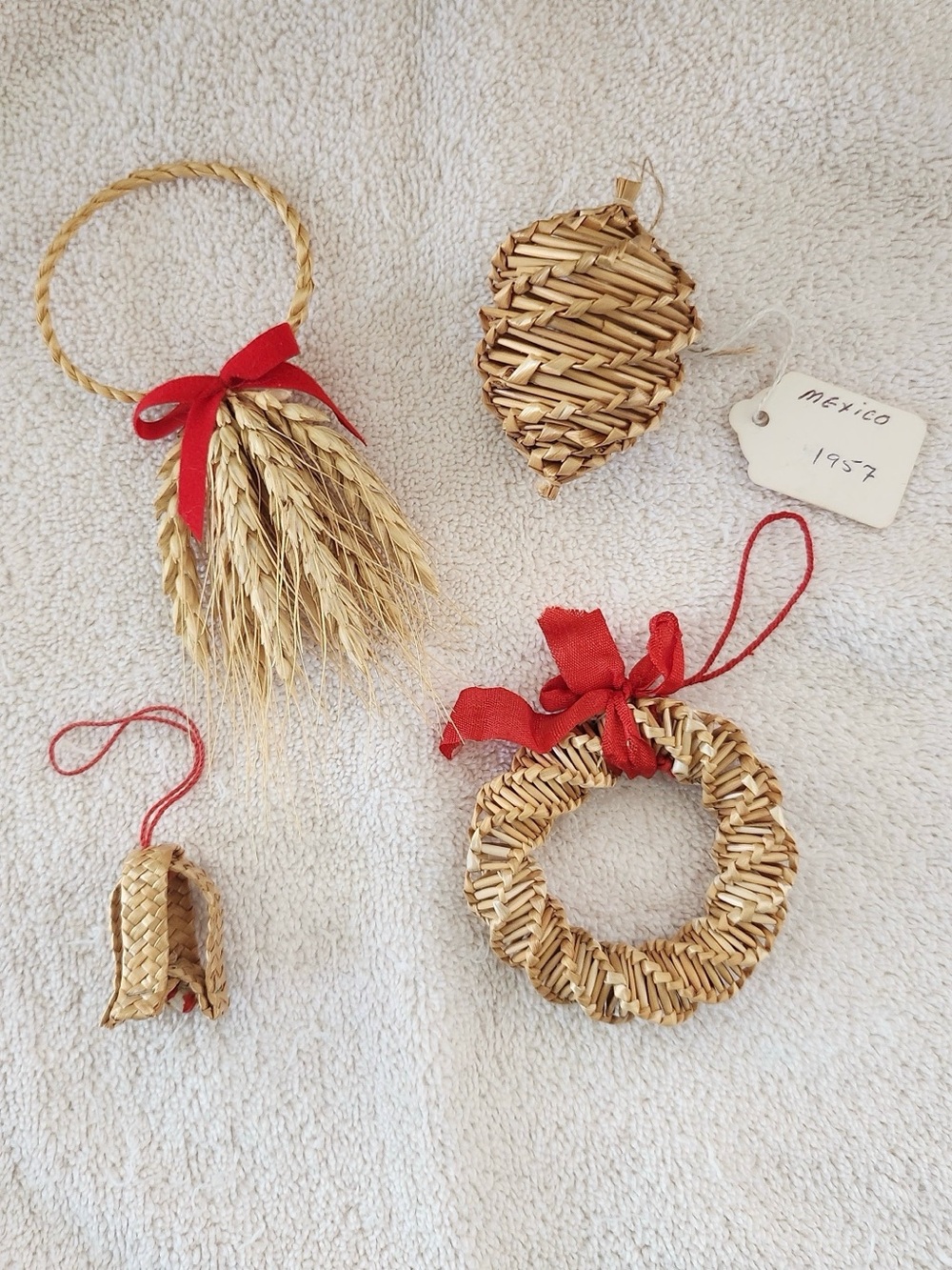 Lot 4 Wheat Sheaf & Handwoven Straw Ornaments, one Mexico 1957